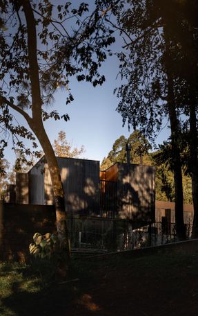 Entremontes House