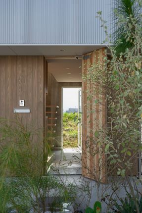 The House That Creates A View