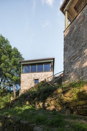 The Sister Houses