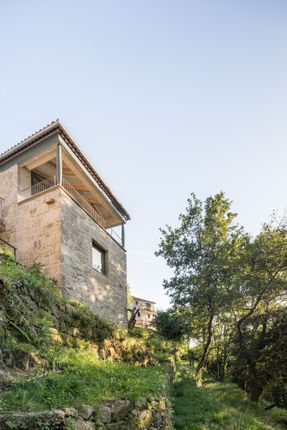 The Sister Houses