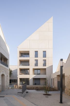 63 Housing Units For The Bastide-niel Urban Development