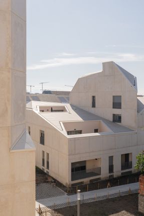 63 Housing Units For The Bastide-niel Urban Development