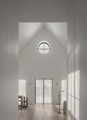 Lakeshore Barn House