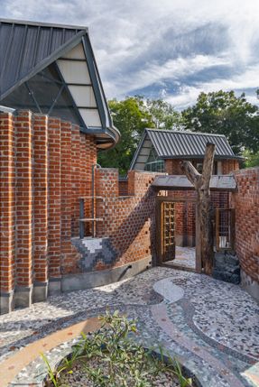 Self-Sustaining Farmhouse