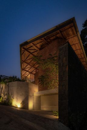 Ananda House