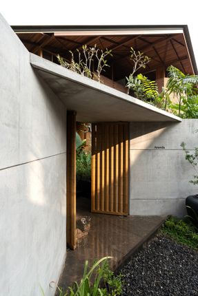 Ananda House