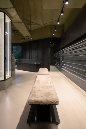 Send Location Flagship Store