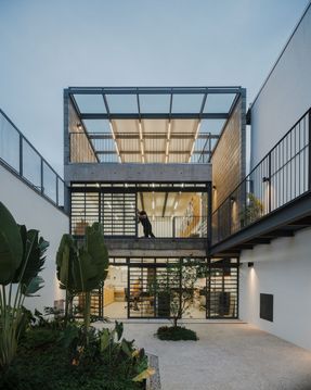 Asa Sandra And Albano Studio