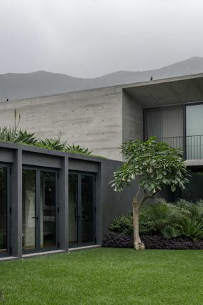 Trama House