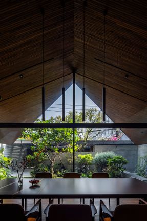 V House