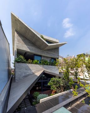 V House