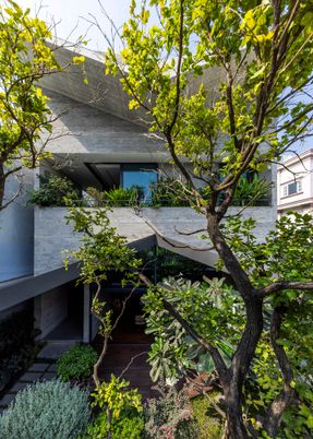 V House