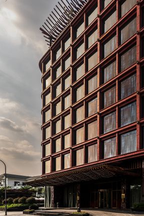 Dusit Le Palais Tu Hoa Hotel