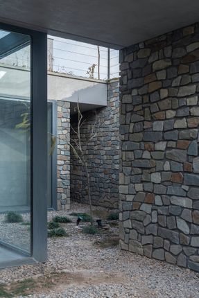 Kand-Kaav Villa