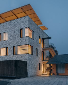 Mine Resort · Hill