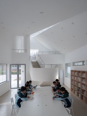 Samsung Library No. 3, Supported By The Shaanxi Hope Project