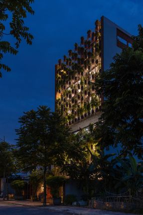 Flying Vegetation