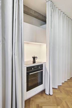 No-Wall Apartment
