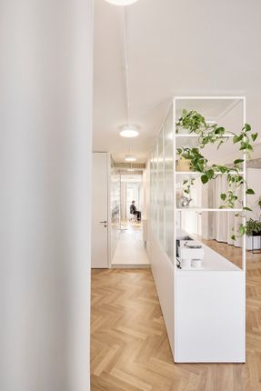 No-Wall Apartment