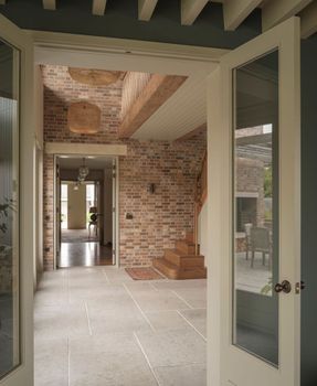 Contemporary Farmhouse