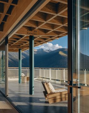 Kawagebo Snow Mountain Hotel