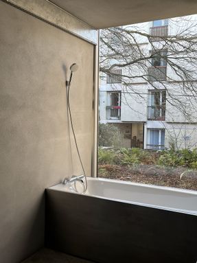 L33 Narrow House