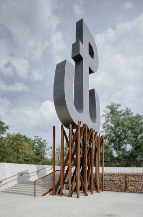 Warsaw Uprising Mound