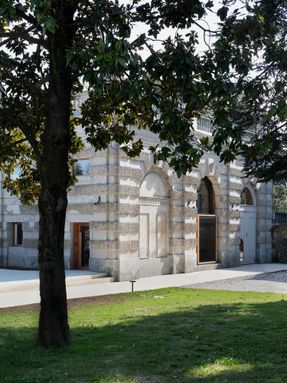 Vis-à-Vis Venetian Villa