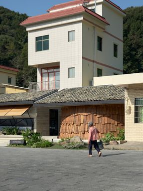 Tree Tavern & Cave Teahouse