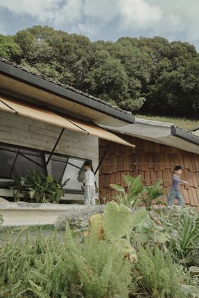 Tree Tavern & Cave Teahouse