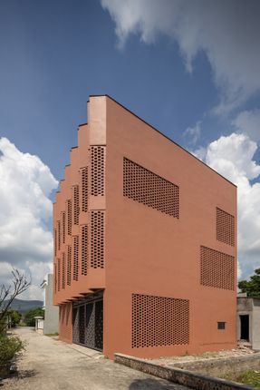 Creative Usage Of Bricks & Earth