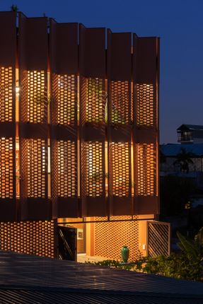 Creative Usage Of Bricks & Earth