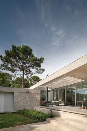 House By The Sea