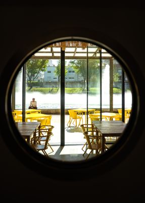 É Um Restaurante