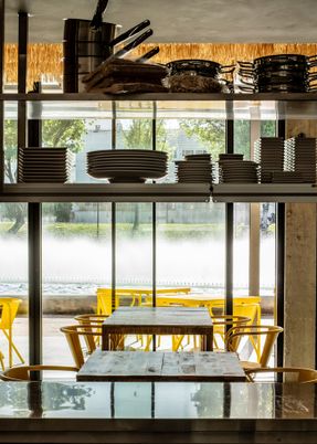 É Um Restaurante