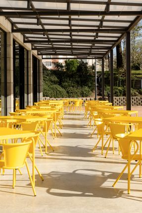 É Um Restaurante