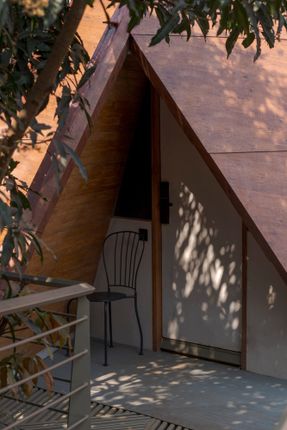 Jugnoo Cabin