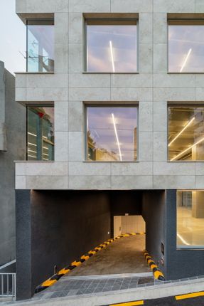YP Building
