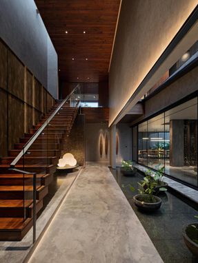 El House