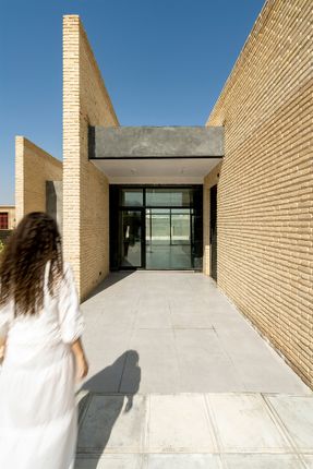 B-Neshat Villa