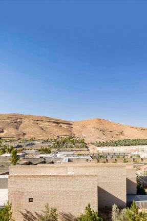 B-Neshat Villa