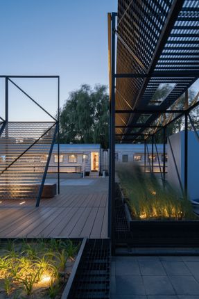 The 798·751 Train Street Renovation
