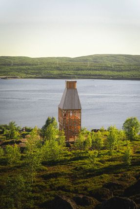 Kola Bay Lighthouse Viewpoint