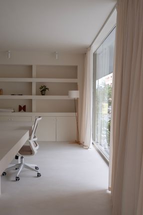 Unwhite Office