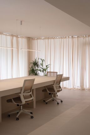 Unwhite Office