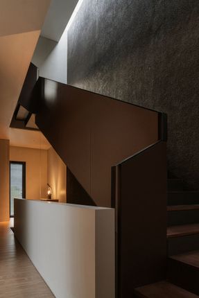 O16 House