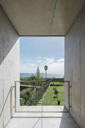 Broken Rock House