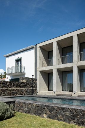 Broken Rock House