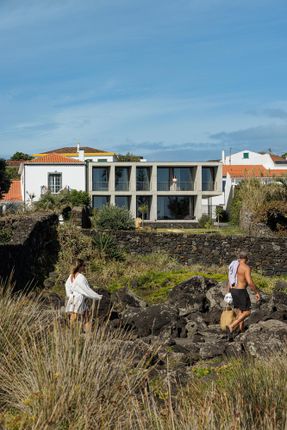 Broken Rock House
