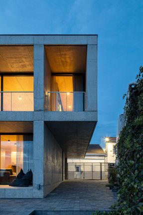 Broken Rock House